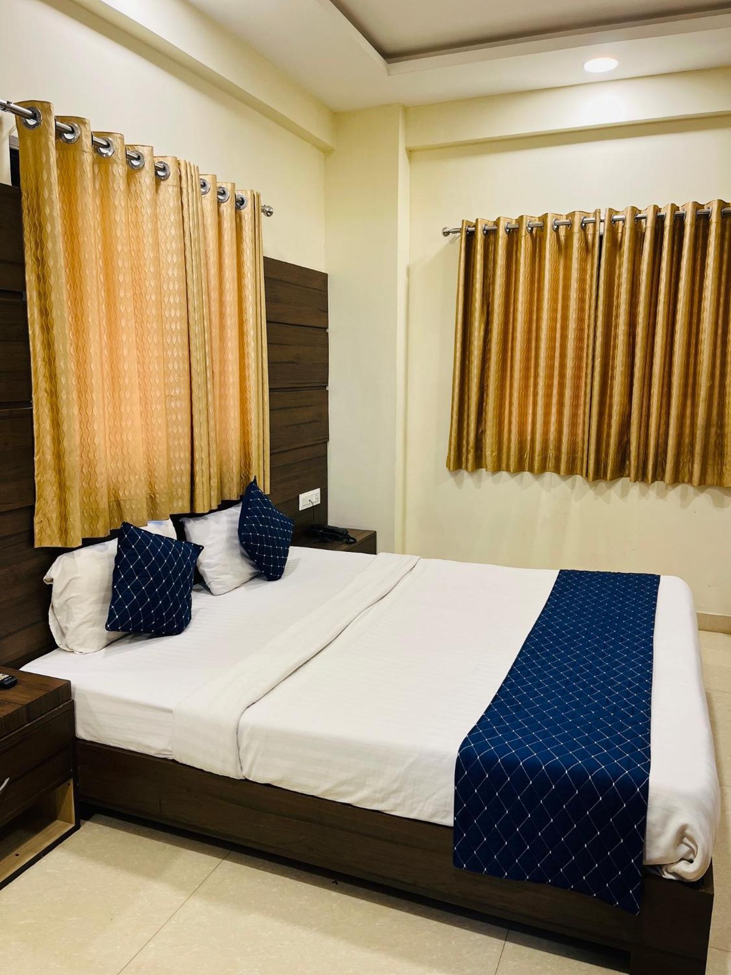 Stayguru Hotel Atithi Будж Екстериор снимка