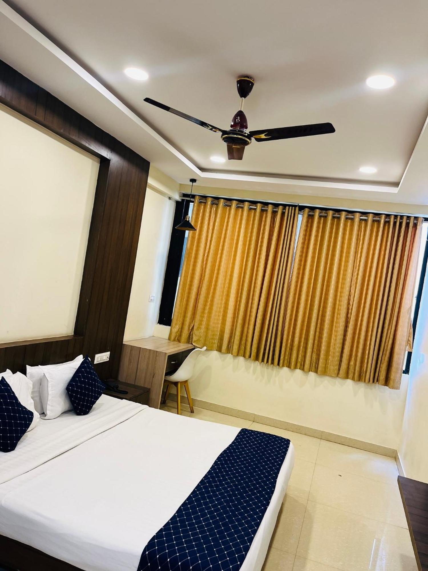Stayguru Hotel Atithi Будж Екстериор снимка